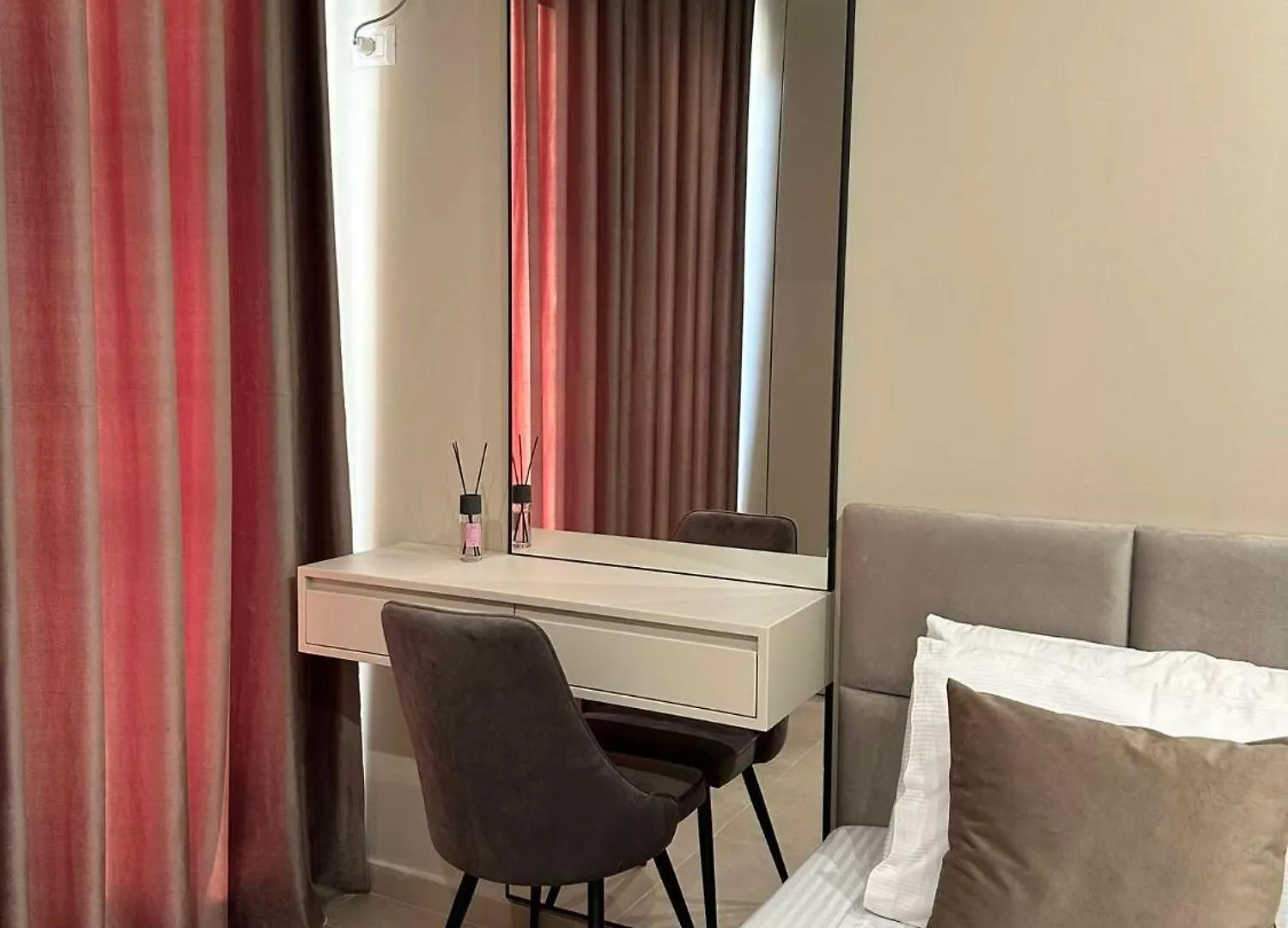 Sea View Apartment Luxury Vlorë 0*,