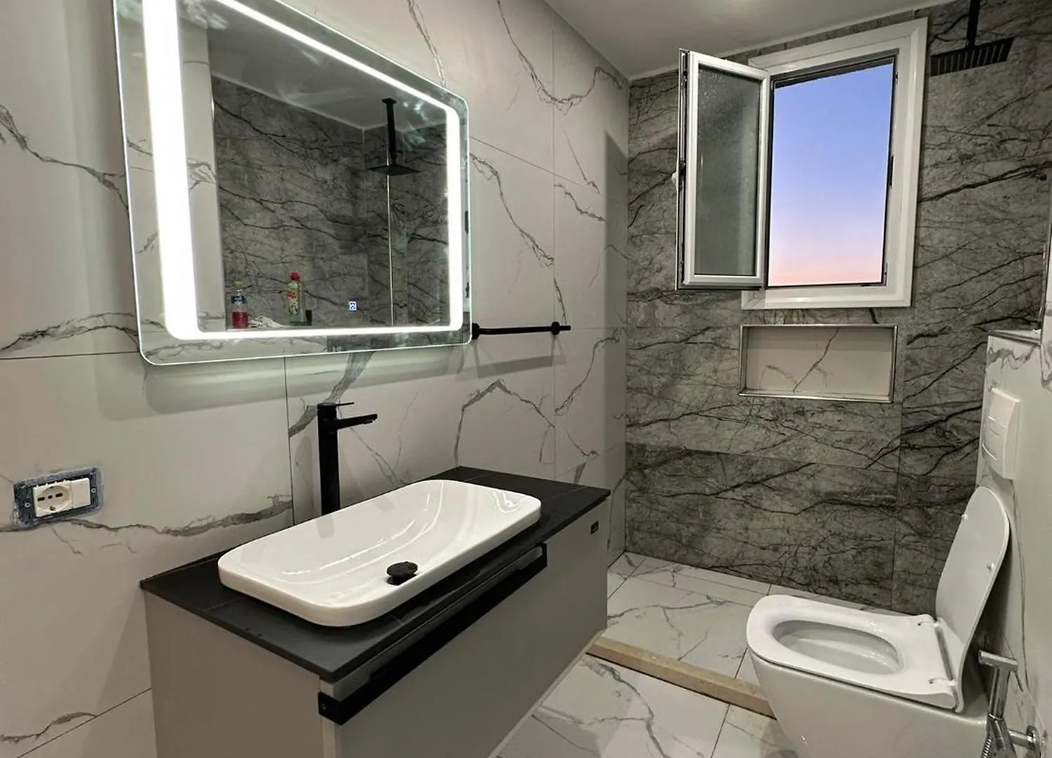 Sea View Apartment Luxury Avlonya