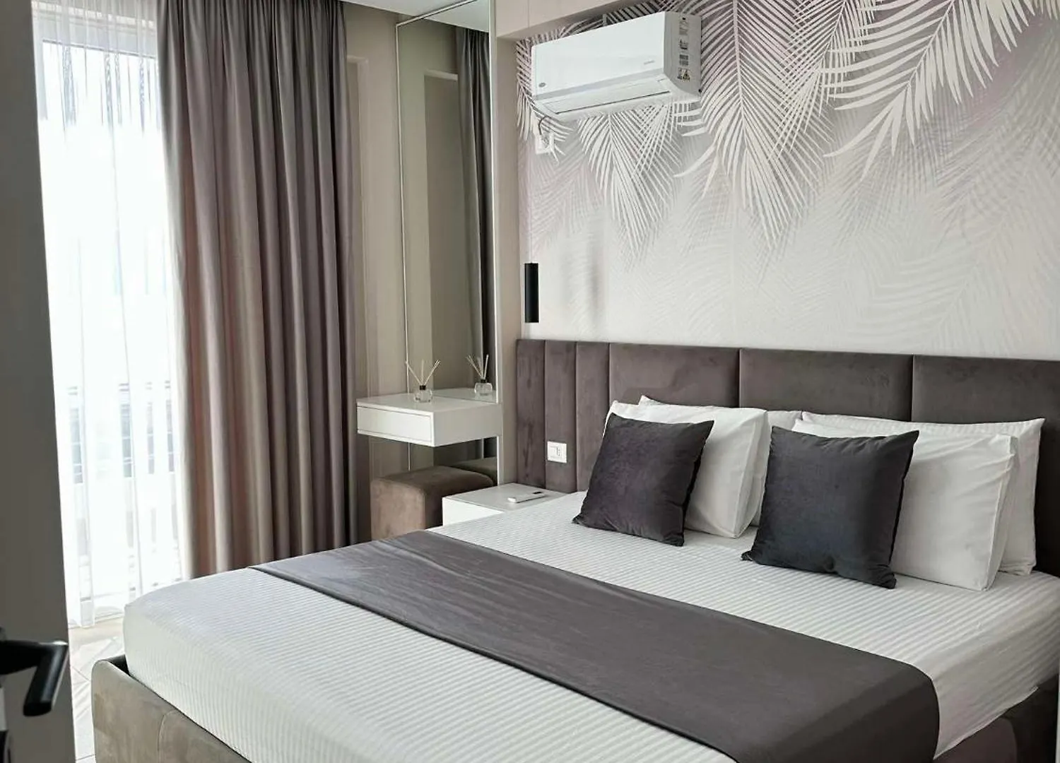 Sea View Apartment Luxury Avlonya